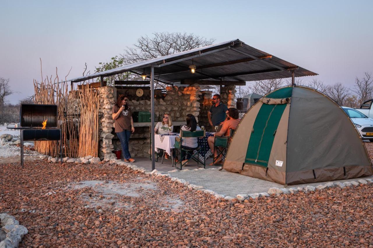Etosha Trading Post Campsite Okaukuejo Ngoại thất bức ảnh