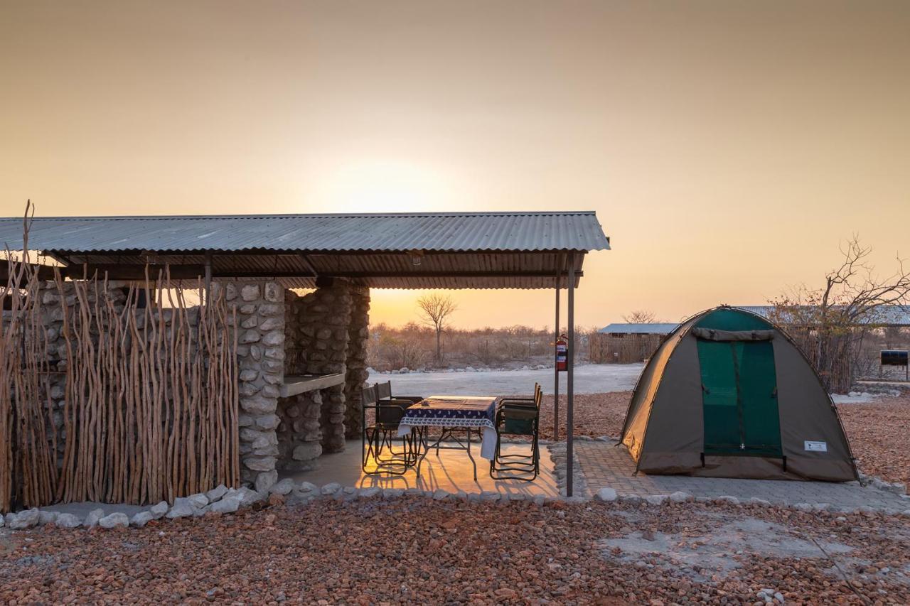 Etosha Trading Post Campsite Okaukuejo Ngoại thất bức ảnh