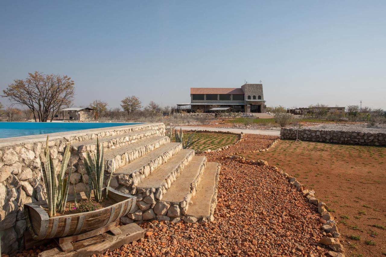 Etosha Trading Post Campsite Okaukuejo Ngoại thất bức ảnh