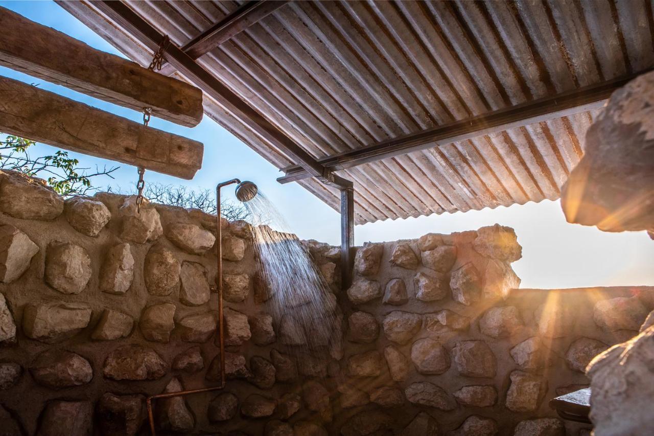 Etosha Trading Post Campsite Okaukuejo Ngoại thất bức ảnh