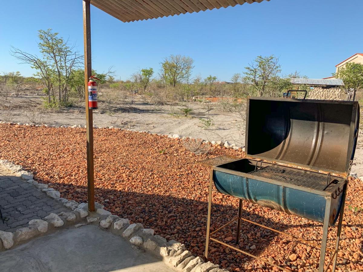 Etosha Trading Post Campsite Okaukuejo Ngoại thất bức ảnh